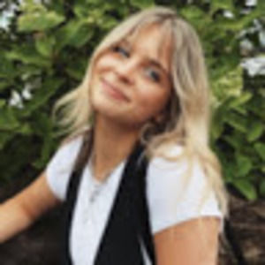 Meet your Posher, Abigail